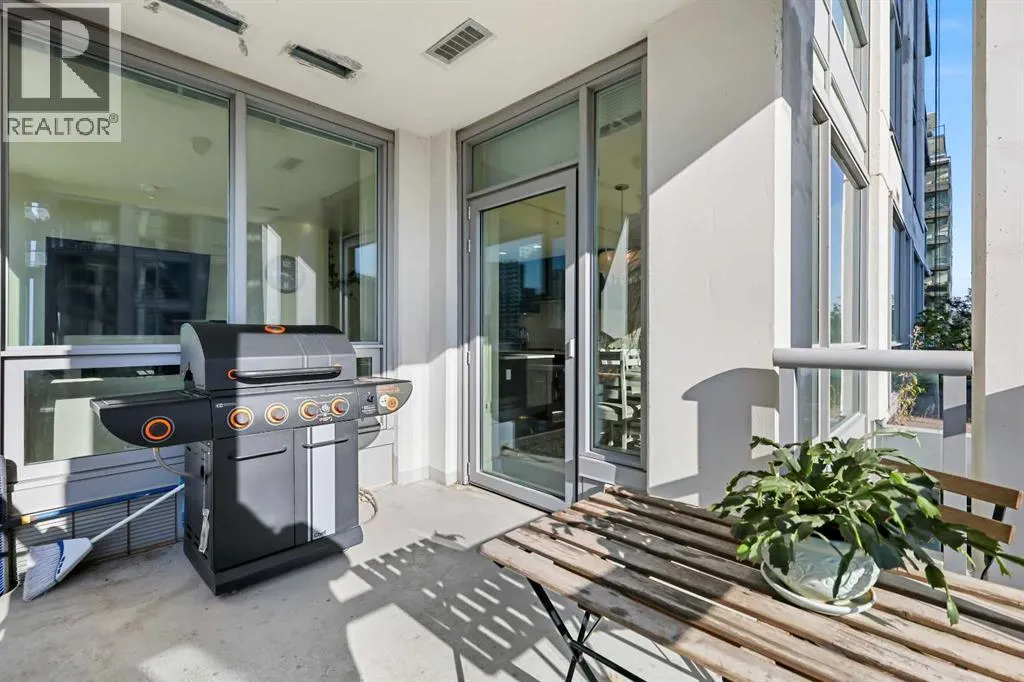825, 222 Riverfront Avenue SW