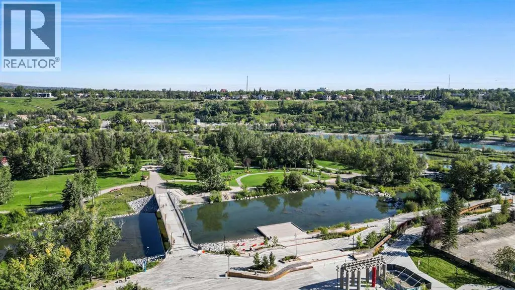 825, 222 Riverfront Avenue SW