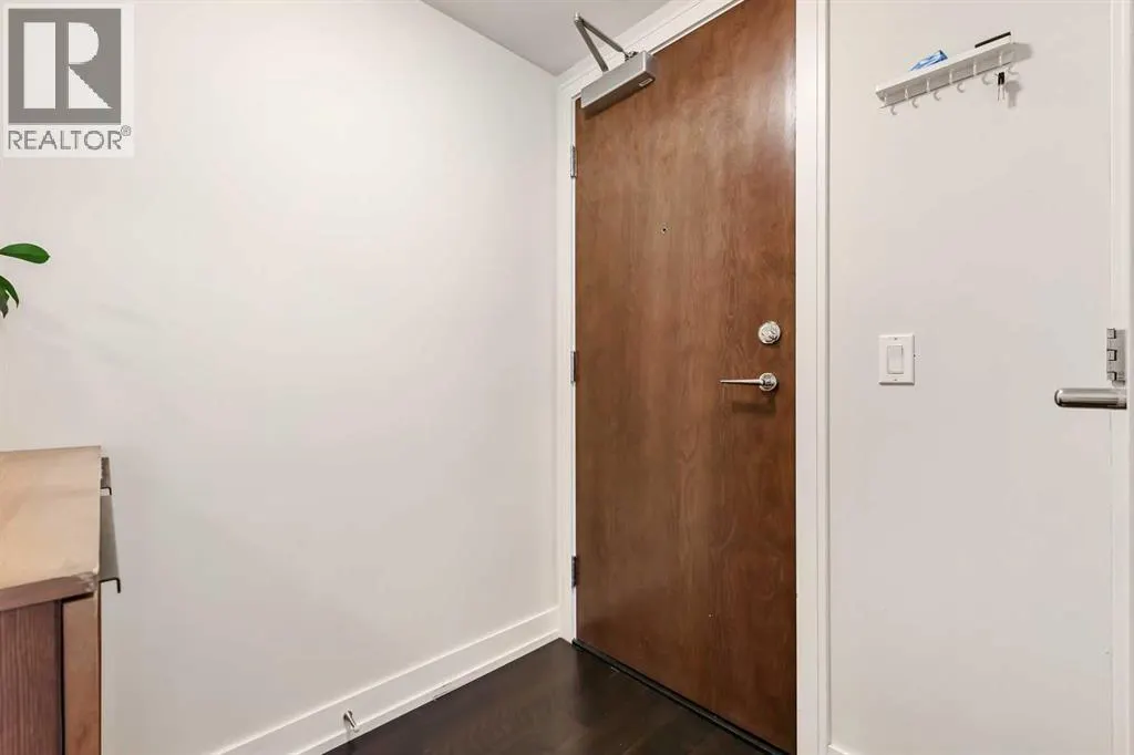 825, 222 Riverfront Avenue SW