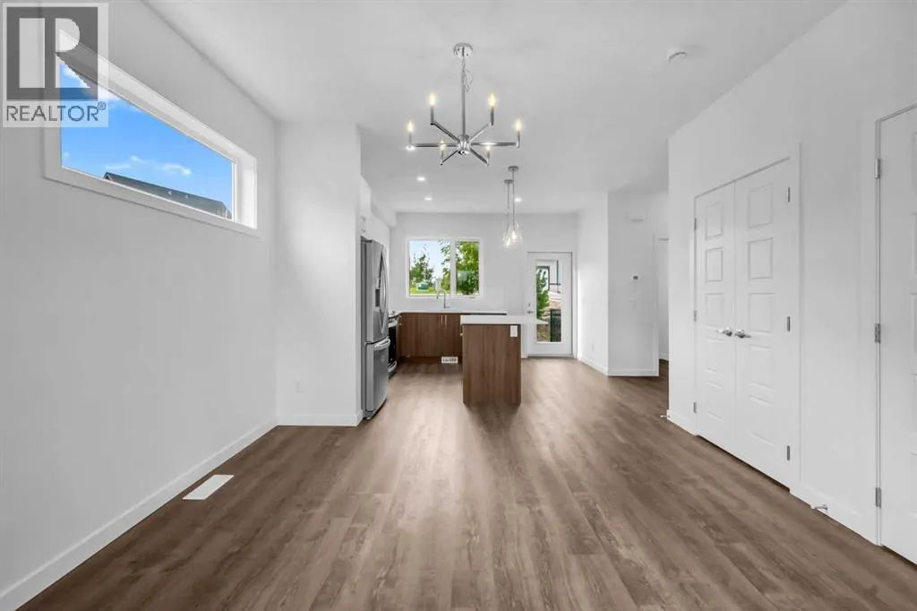101, 25 Evanscrest Mews NW