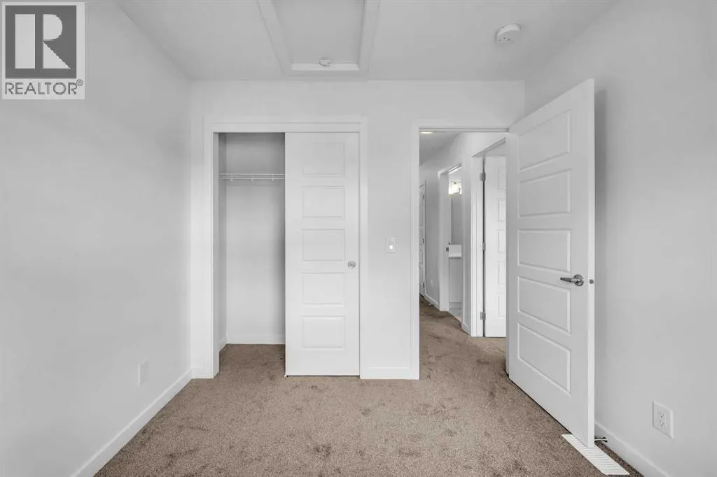 101, 25 Evanscrest Mews NW