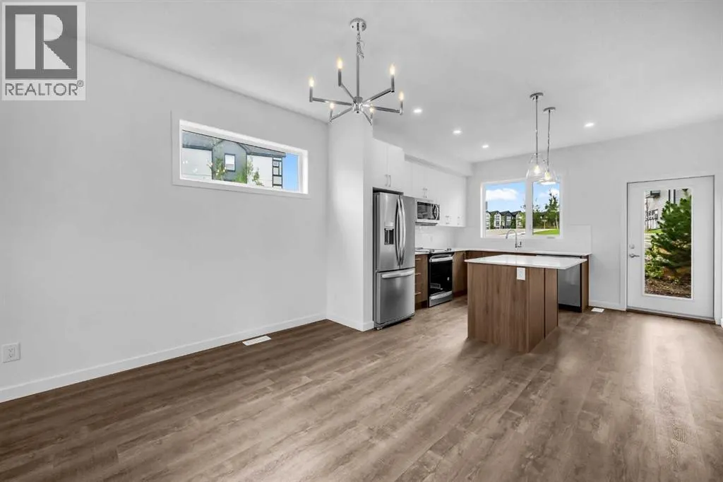 101, 25 Evanscrest Mews NW