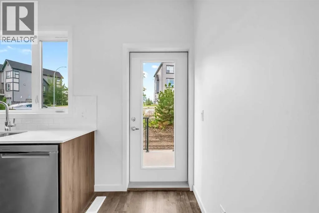101, 25 Evanscrest Mews NW