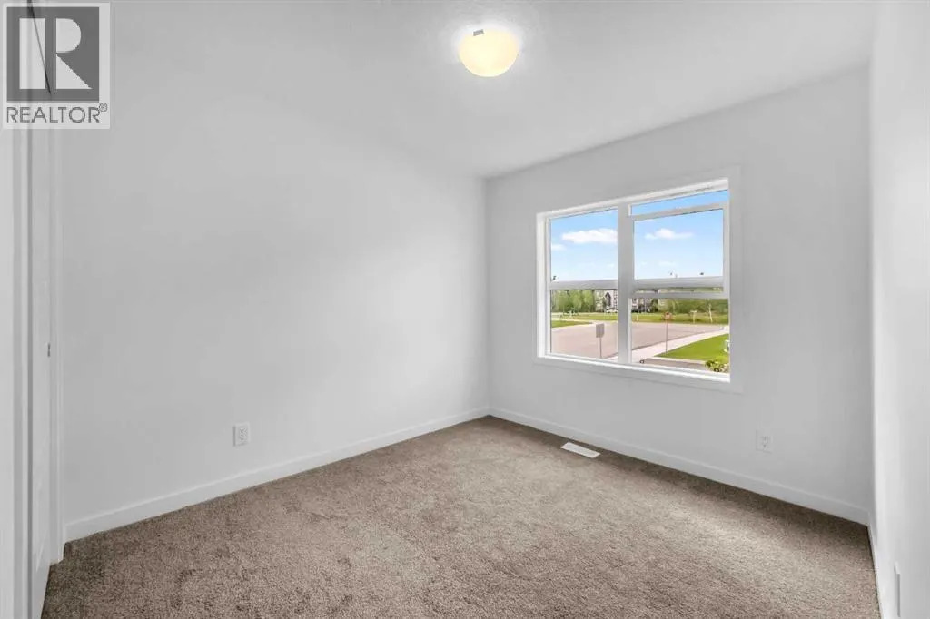101, 25 Evanscrest Mews NW