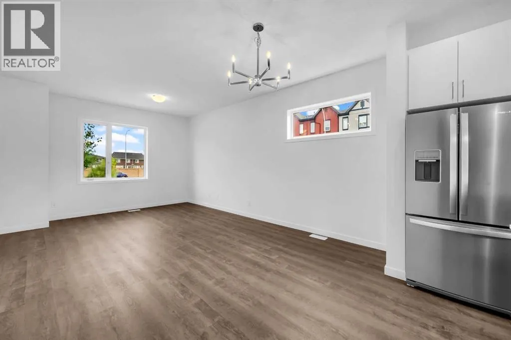 101, 25 Evanscrest Mews NW