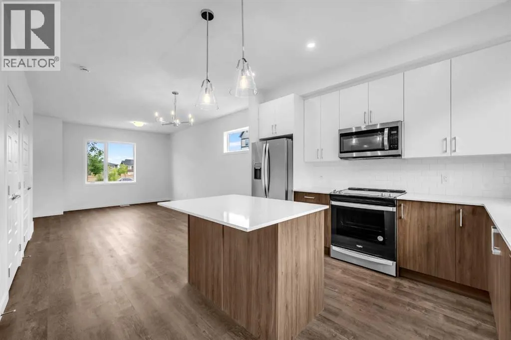 101, 25 Evanscrest Mews NW
