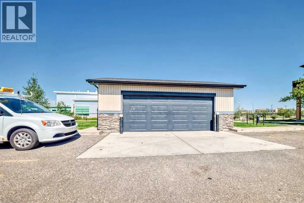2106, 2781 Chinook Winds Drive SW