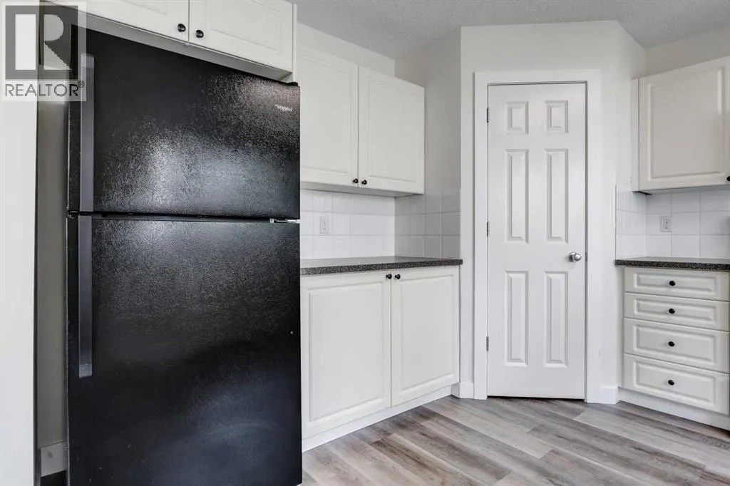 9 Sandarac Way NW