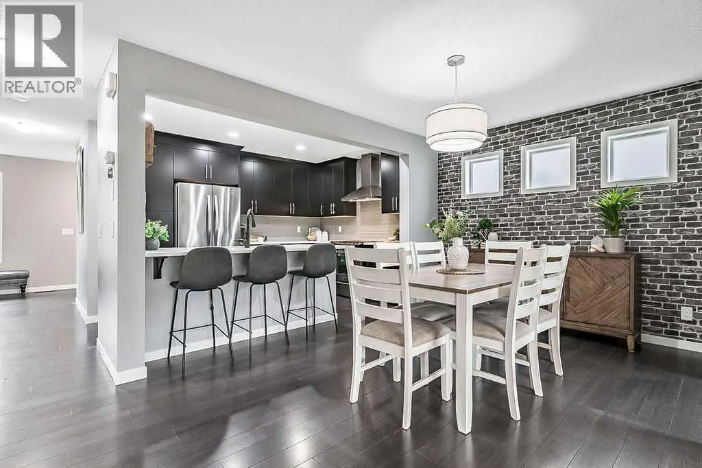 241 Copperpond Parade SE