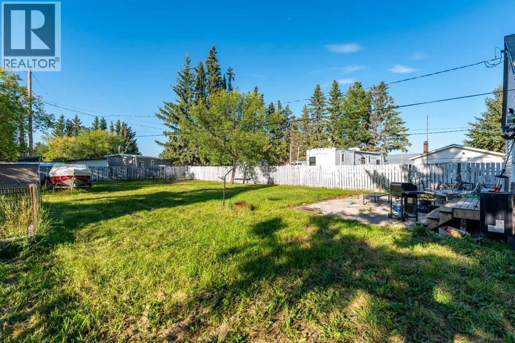 116 1 Avenue W