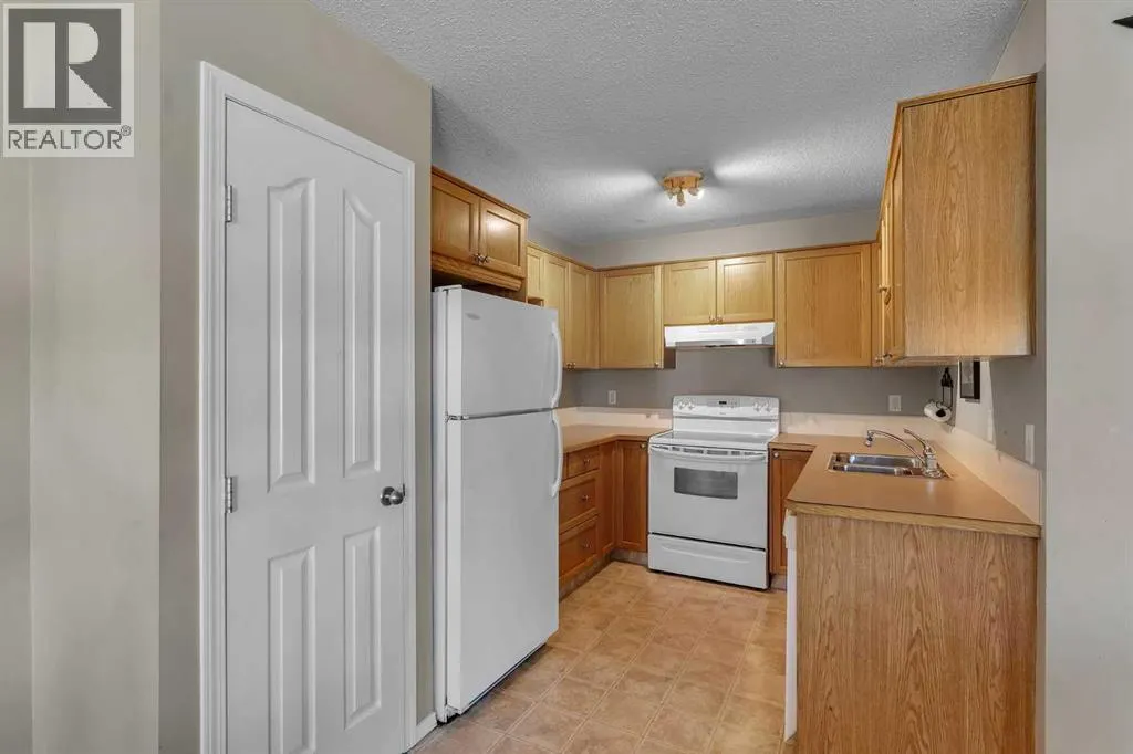 23, 156 Canoe Drive SW
