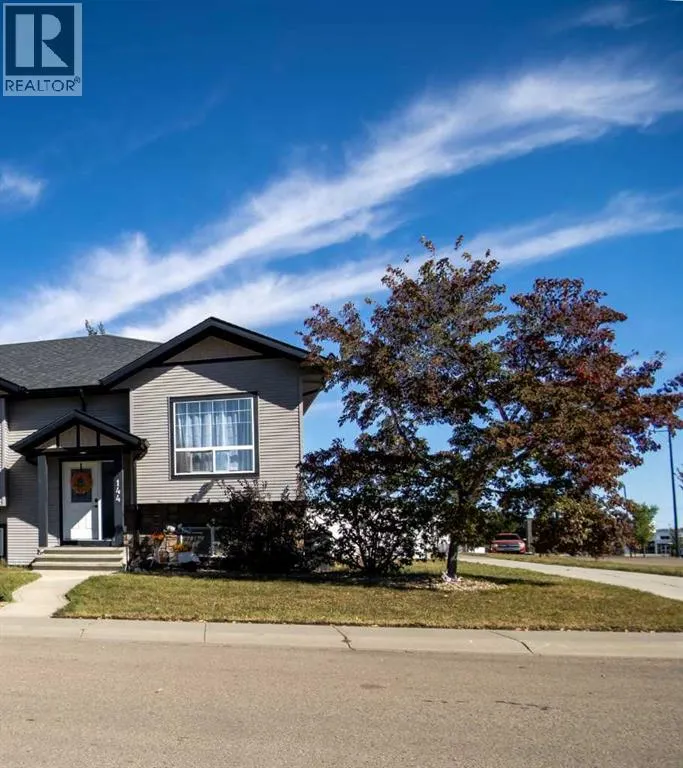144 Henderson Crescent