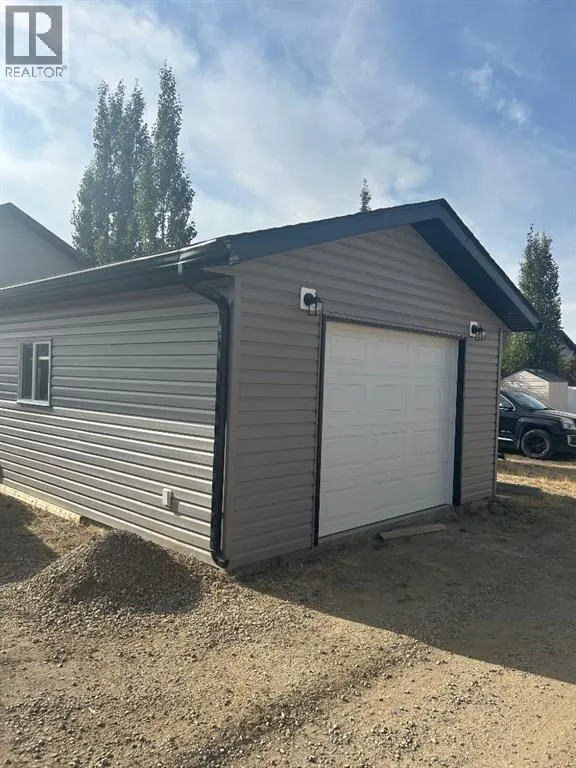 144 Henderson Crescent