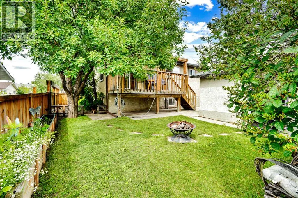16 Rundleson Way NE