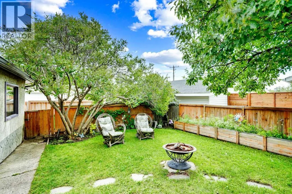16 Rundleson Way NE
