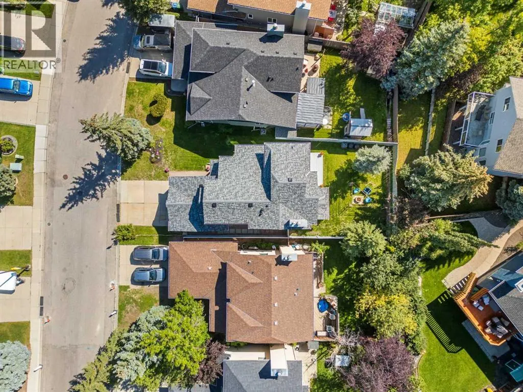 74 Sandringham Way NW
