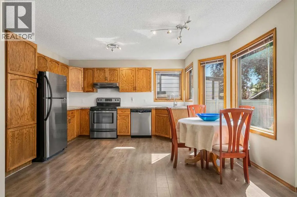 74 Sandringham Way NW