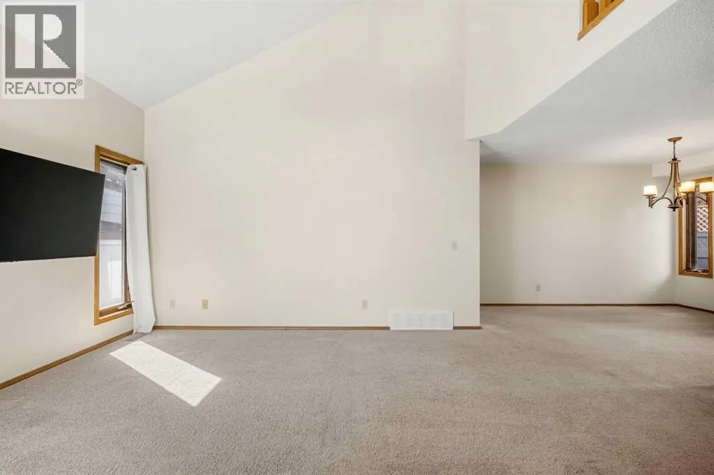 74 Sandringham Way NW