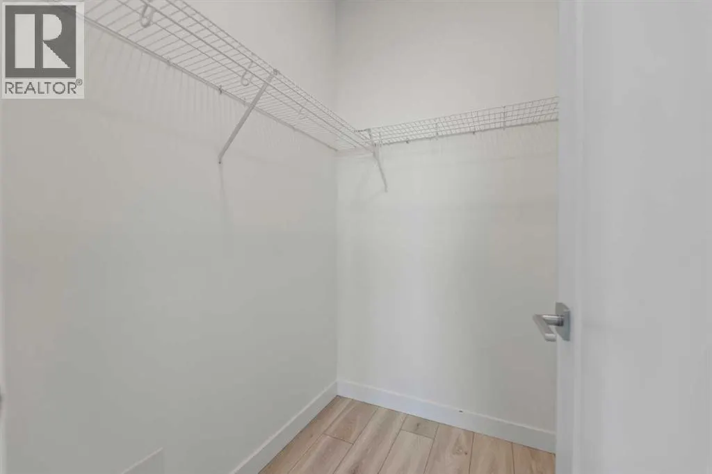 1404, 76 cornerstone Passage NE