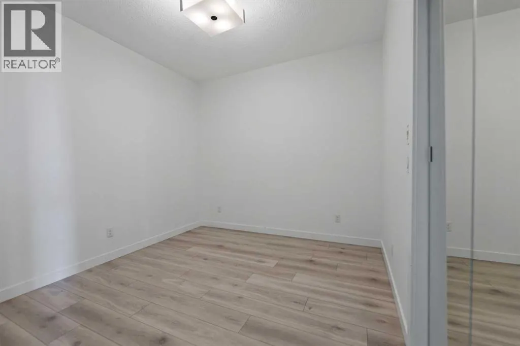 1404, 76 cornerstone Passage NE