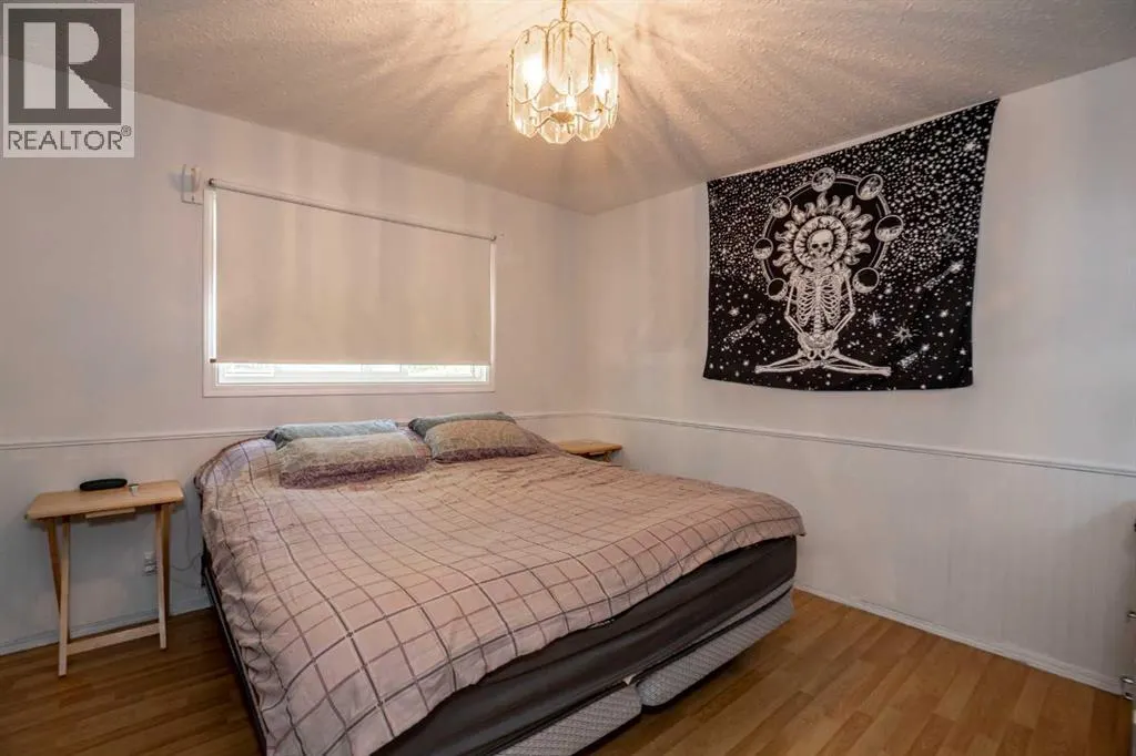 4915 53 St
