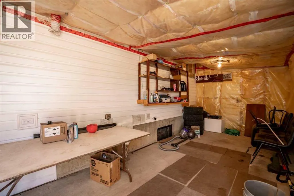 4915 53 St
