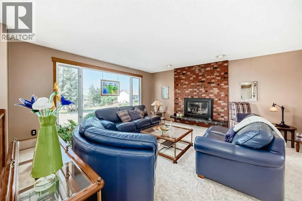 3919 39 Street Close