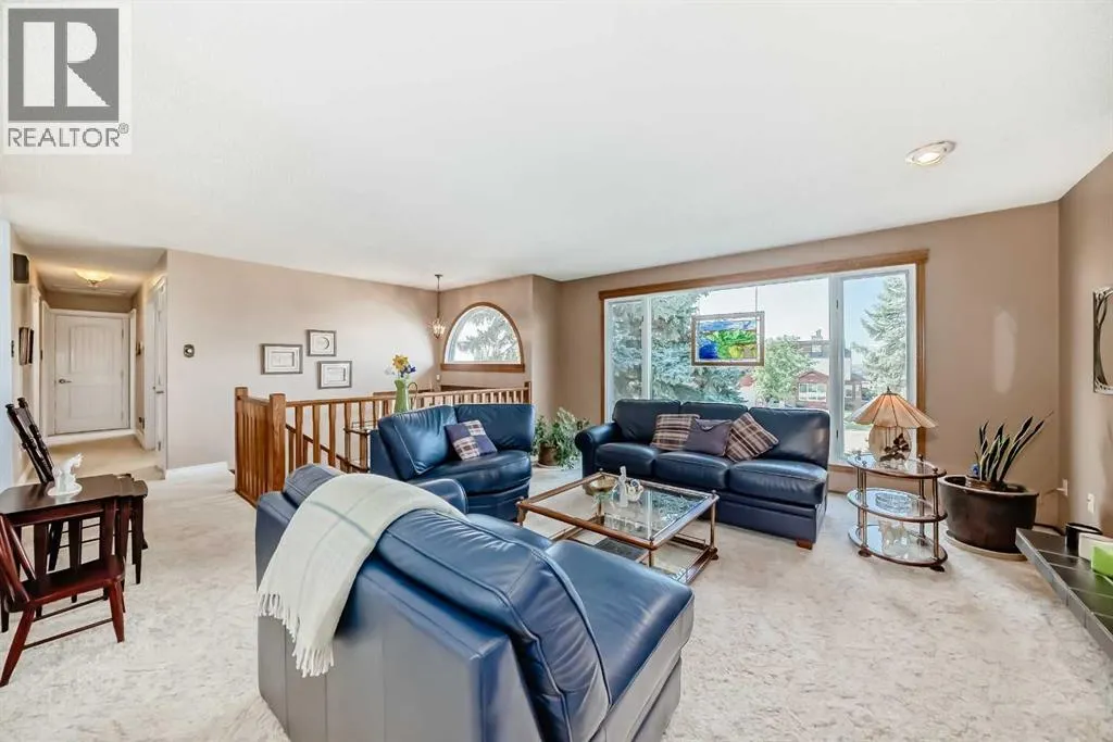 3919 39 Street Close