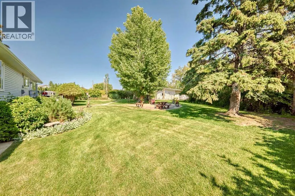 3919 39 Street Close