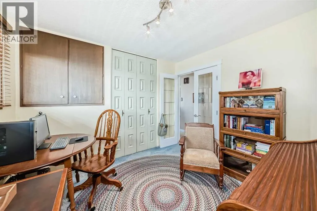 3919 39 Street Close
