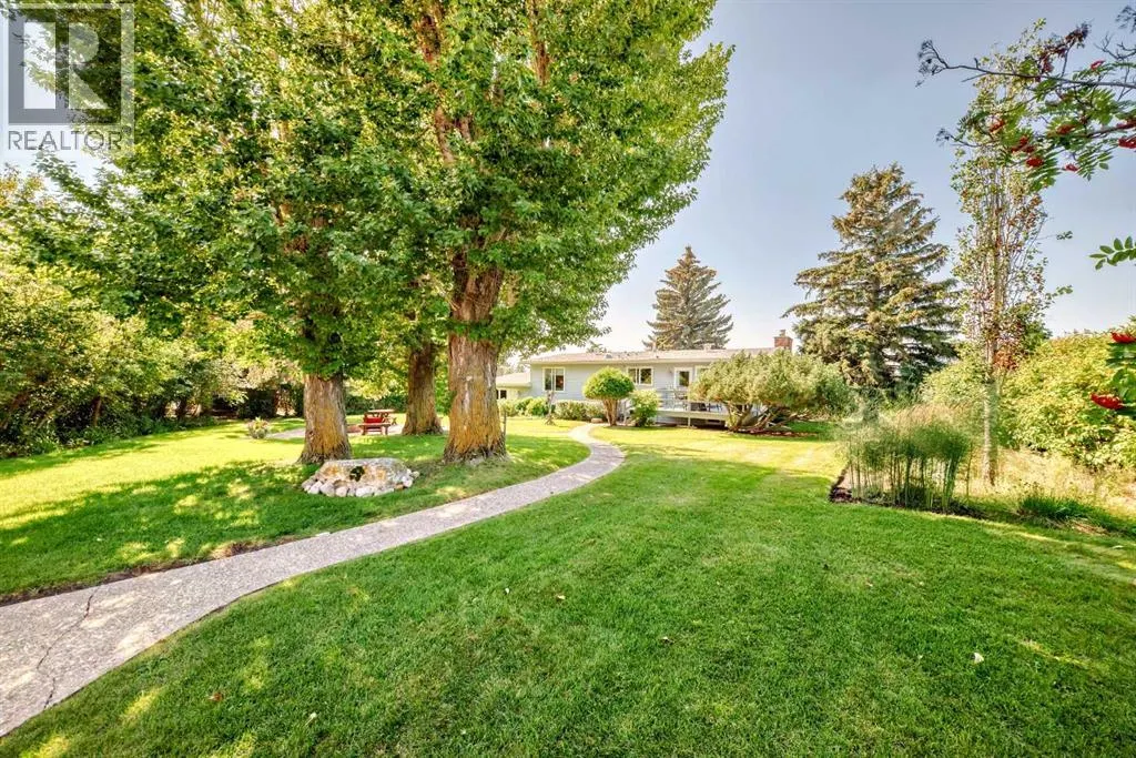 3919 39 Street Close