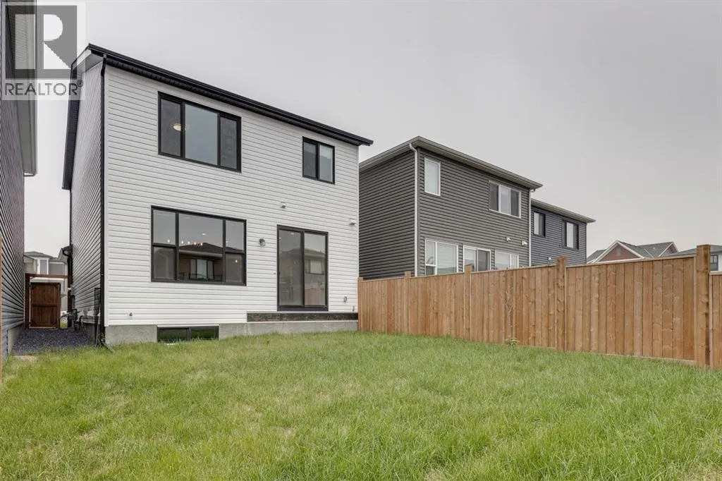 17 Howse Terrace NE