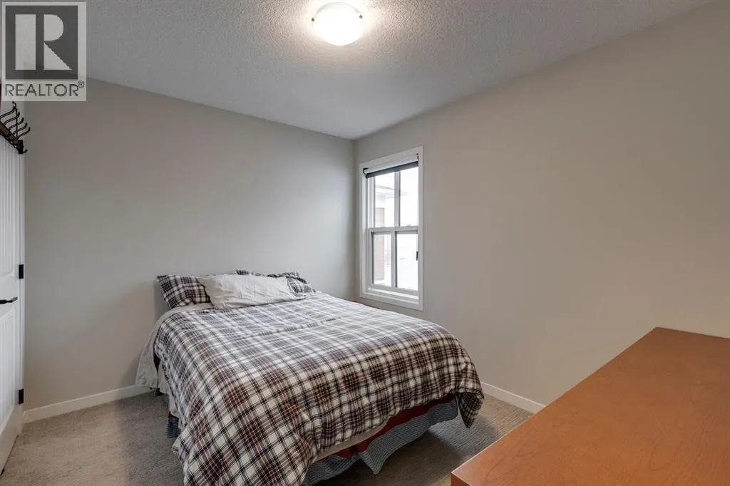 17 Howse Terrace NE
