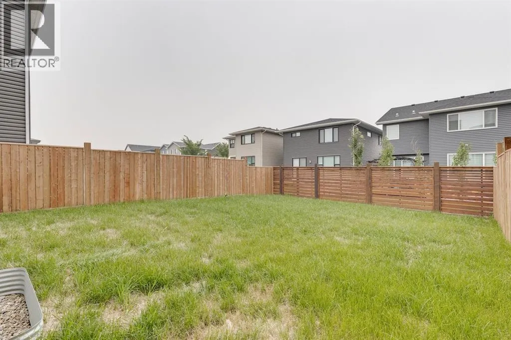 17 Howse Terrace NE