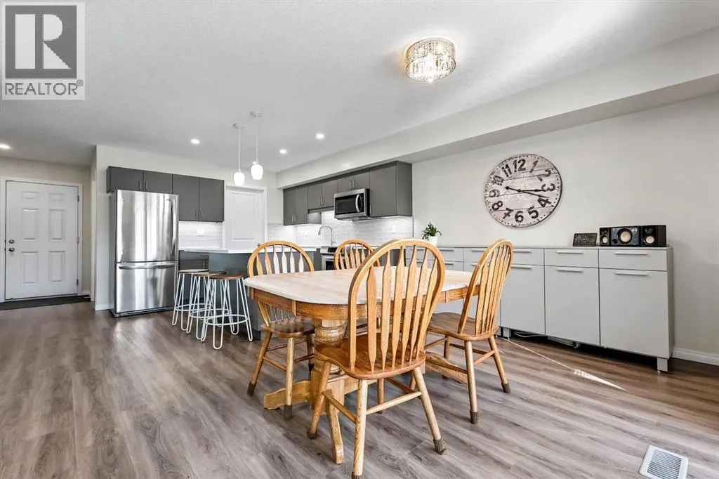 10 Poplar Ridge Close