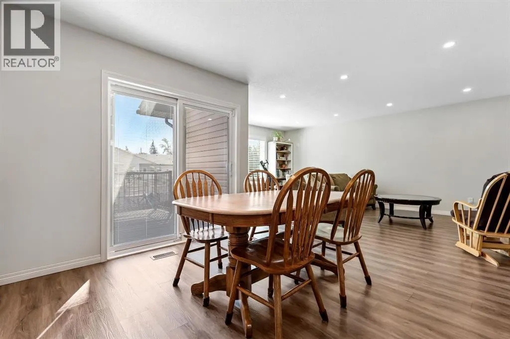 10 Poplar Ridge Close