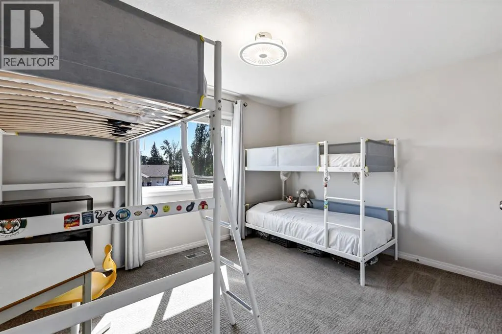 10 Poplar Ridge Close