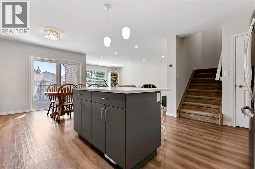 10 Poplar Ridge Close