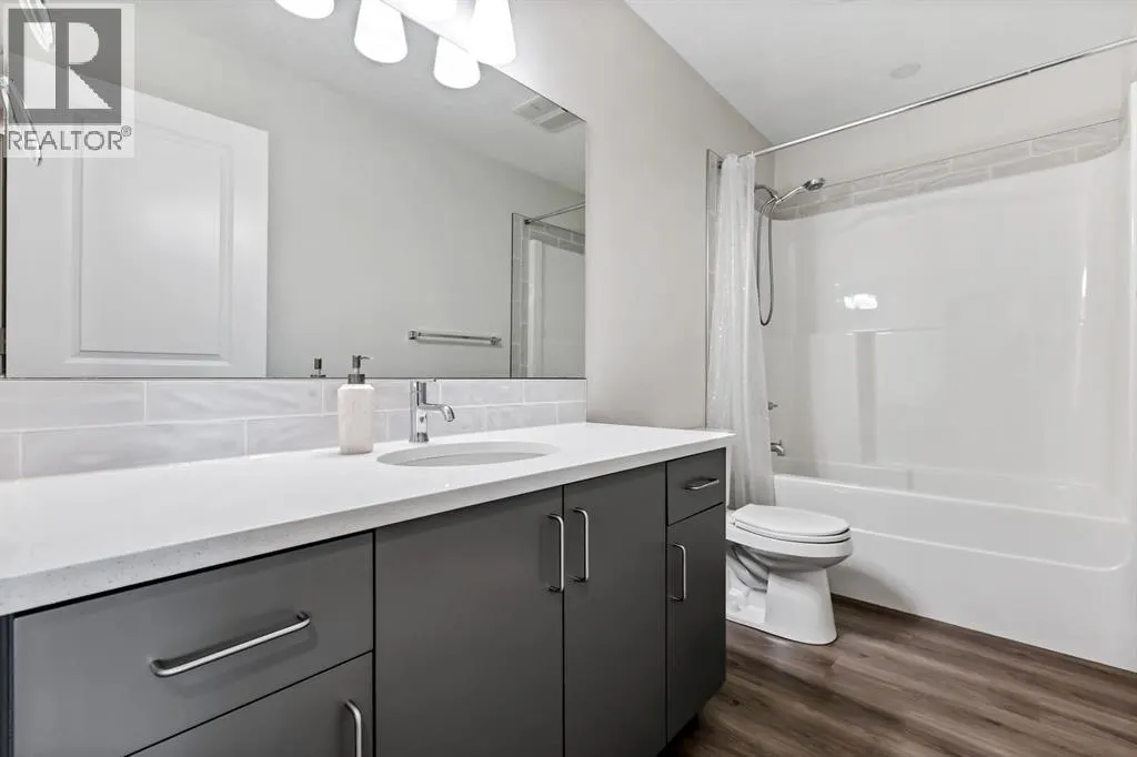 10 Poplar Ridge Close