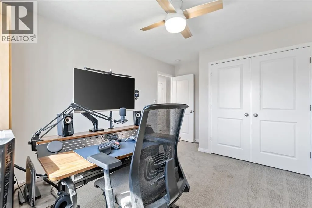 10 Poplar Ridge Close