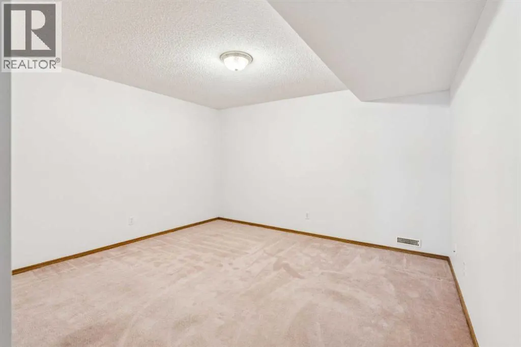 38 Somervale Point SW