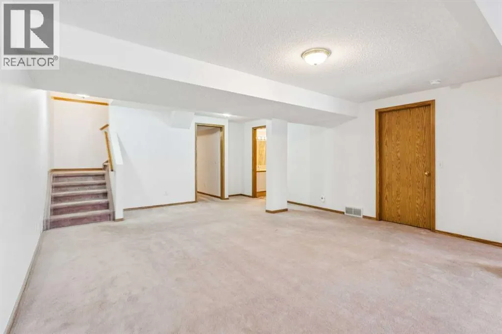 38 Somervale Point SW