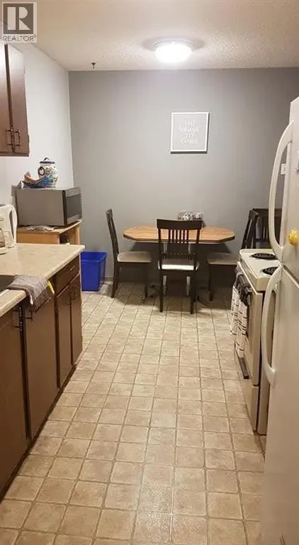 308, 420 Columbia Boulevard W