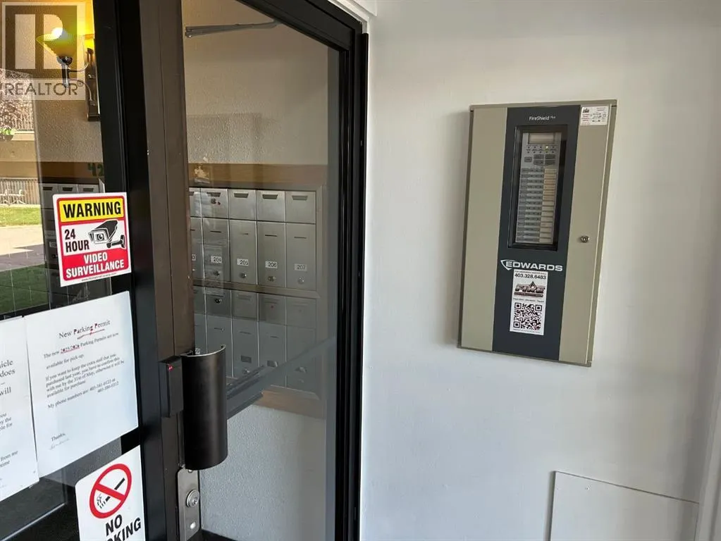 308, 420 Columbia Boulevard W