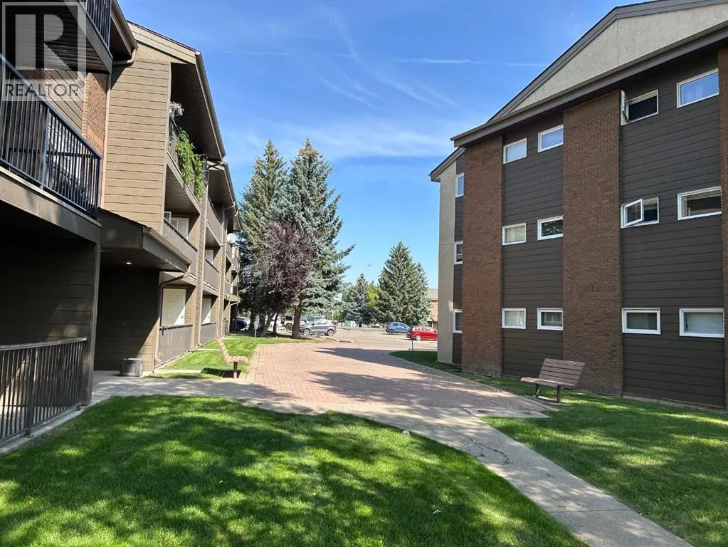 308, 420 Columbia Boulevard W