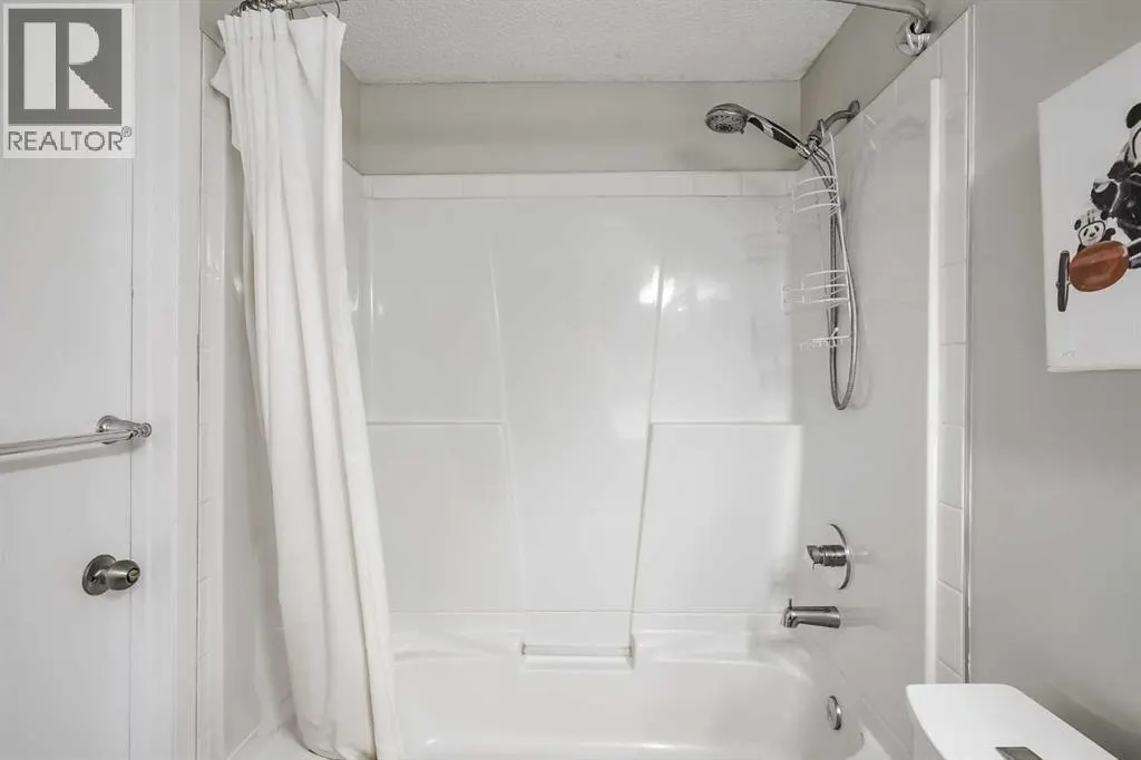 29, 99 Midpark Gardens SE