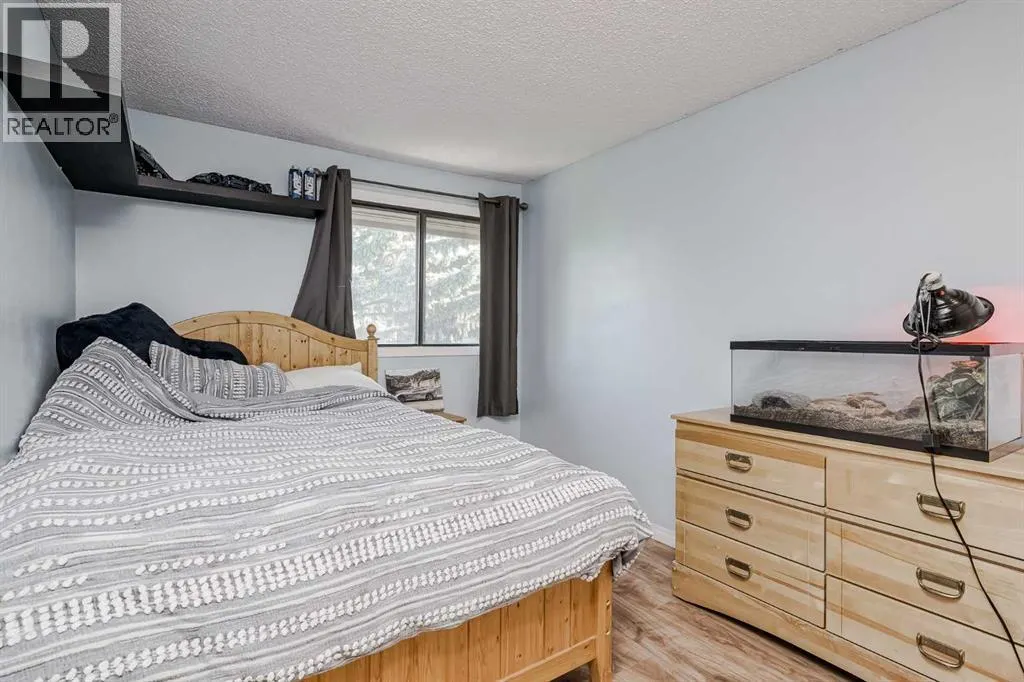29, 99 Midpark Gardens SE