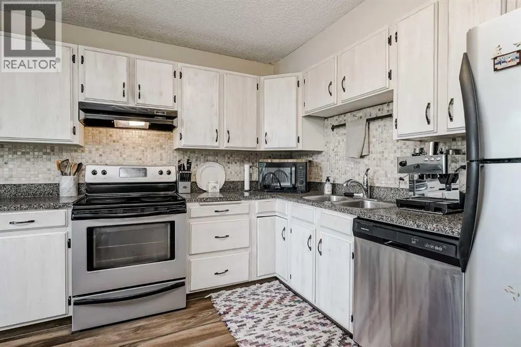 29, 99 Midpark Gardens SE