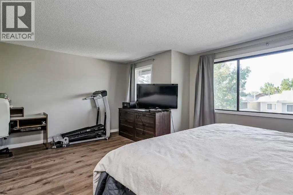 29, 99 Midpark Gardens SE