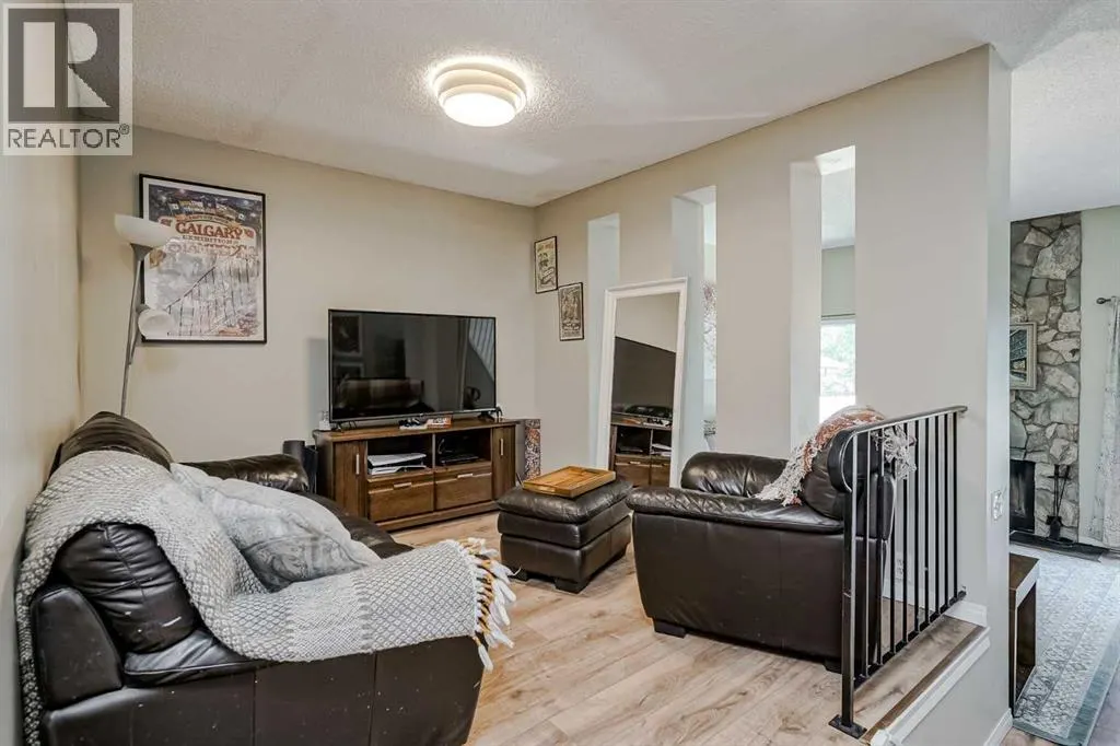 29, 99 Midpark Gardens SE